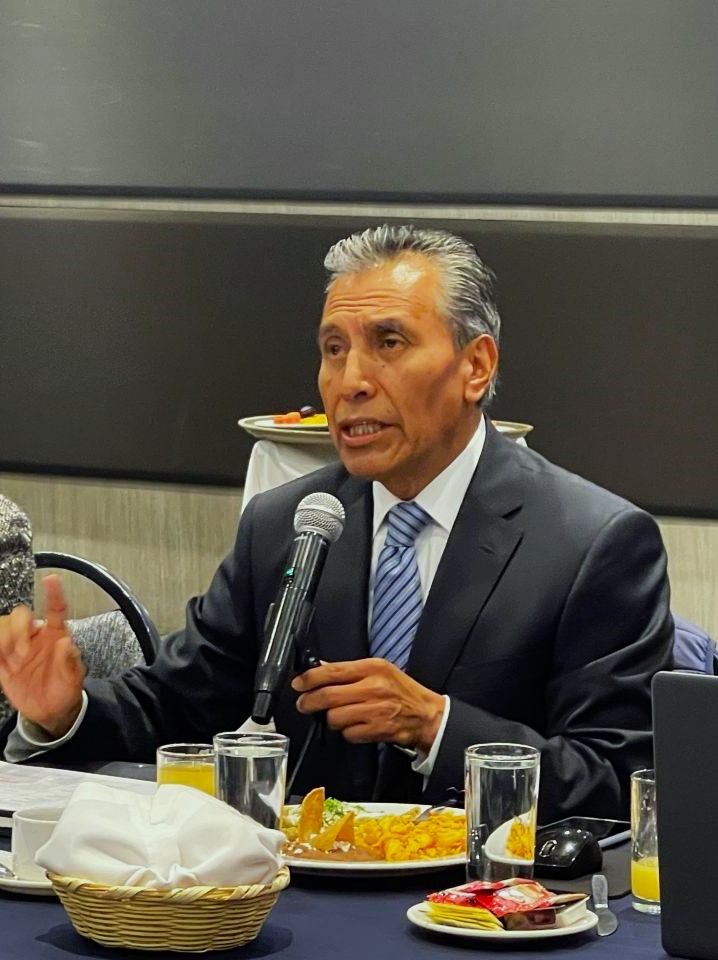 Cifra negra de cobro de derecho de piso 1 242