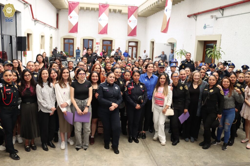 Conversatorio "mujeres activistas y mujeres policías por la seguridad de todas", SSC 1 FOTO 3 COM 671
