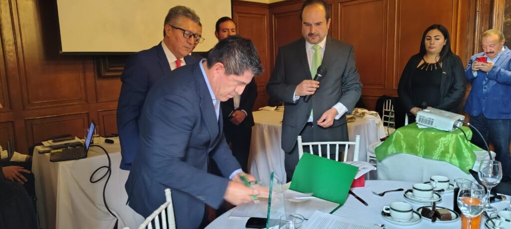 Cambio de Mesa Directiva 2025 – 2027: Amesis 3 3fc6b963 46f4 4d92 8630 ab49d3b862b1